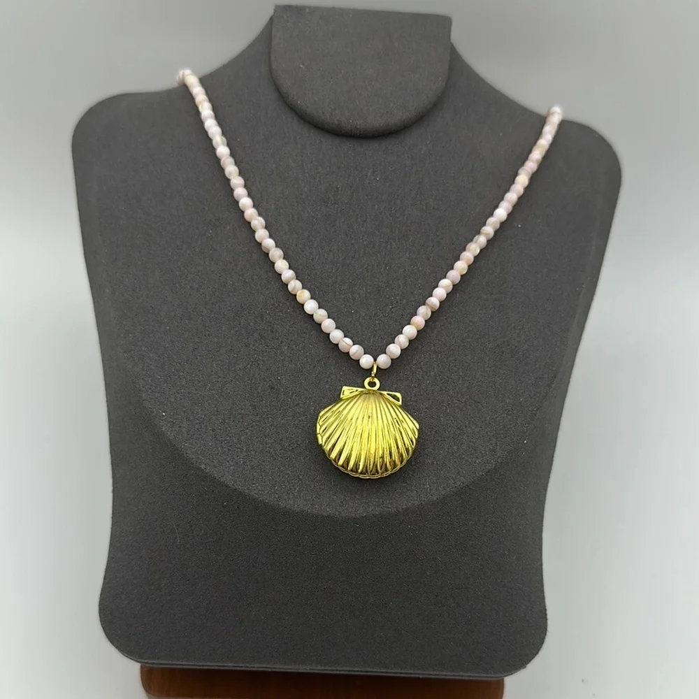 Light Pink Shell Beaded Necklace with Plastic Gold Tone Shell Locket Pendant - Picture 4 of 13